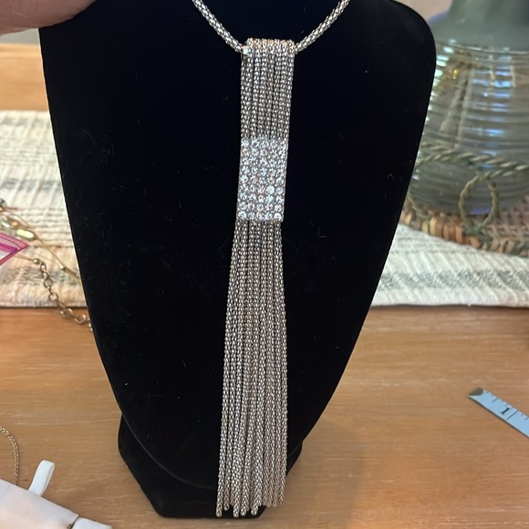 Necklace with sliding tassel - Picture 7 of 8